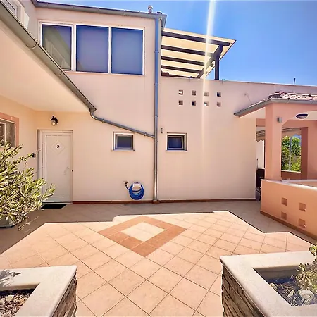 Porto Nuovo 2 Apartment